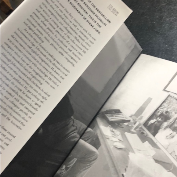 Steve Jobs by Walter Isaacson book very good shape - Picture 2 of 3